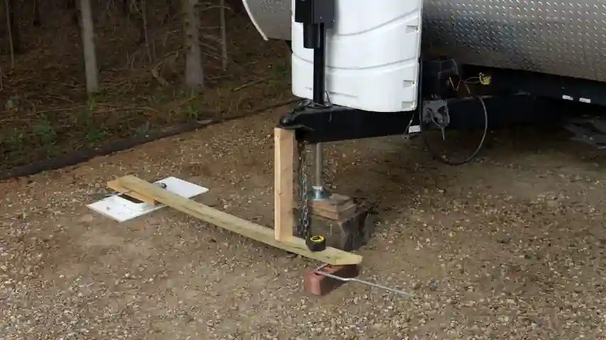 Measuring and Calculating Caravan Weight with a Household Scale